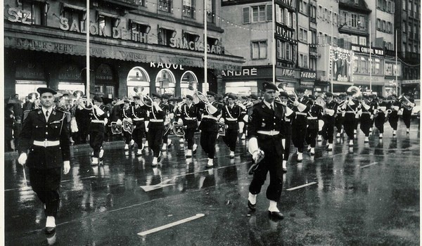 défilé à Strasbourg décembre 1966