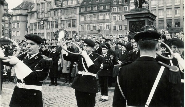 défilé à Strasbourg décembre 1966