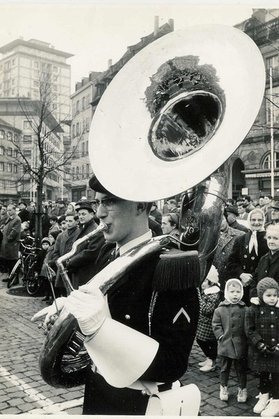 défilé à Strasbourg décembre 1966